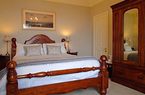 Highcliffe House Bed & Breakfast 5*
