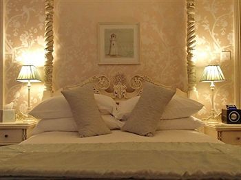 Highcliffe House Bed & Breakfast 5*